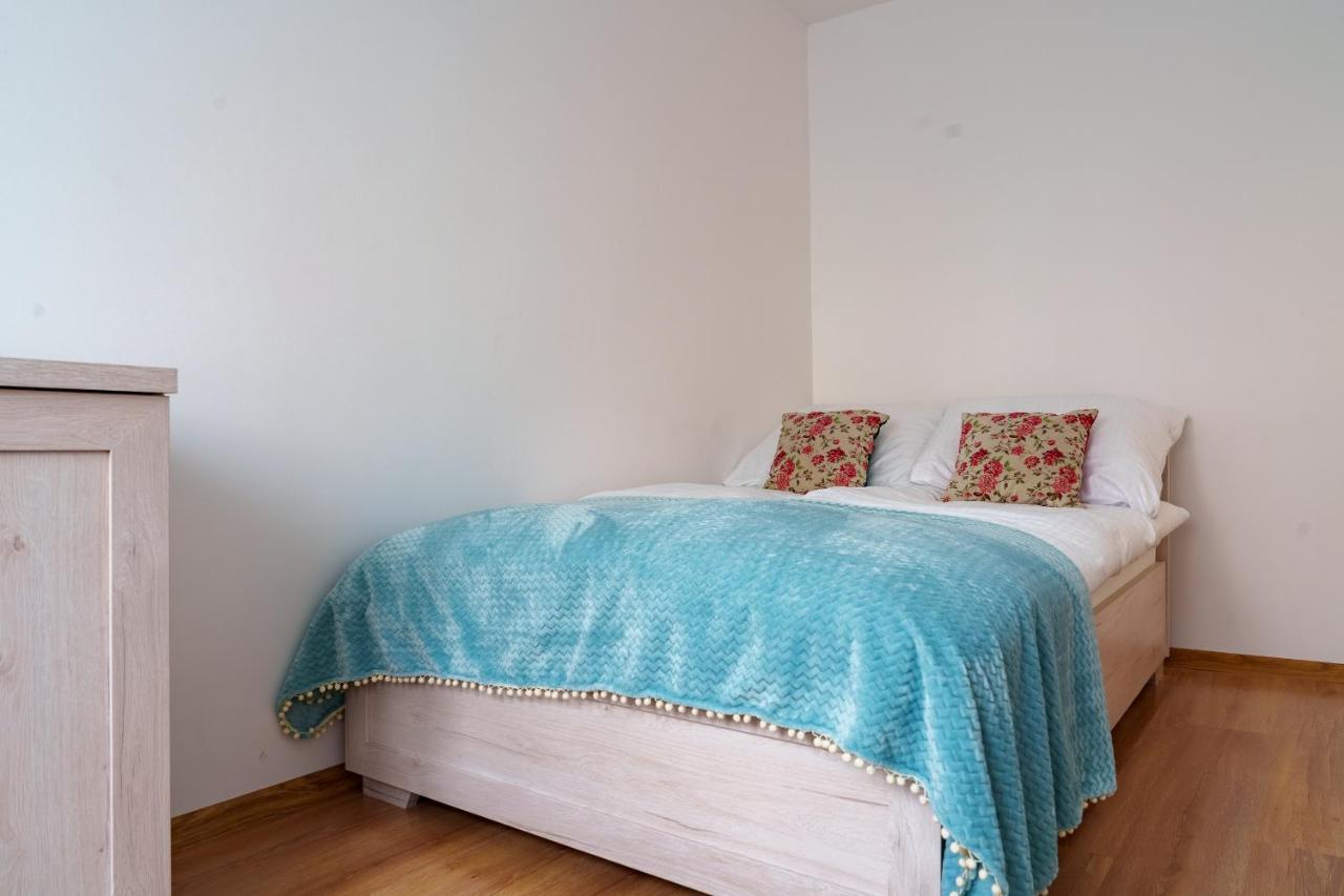 Apartament Pod Swierkiem - Pet Friendly - 2 Osobne Pokoje Dla Max 5 Osob - Space Apart Jelenia Góra Εξωτερικό φωτογραφία